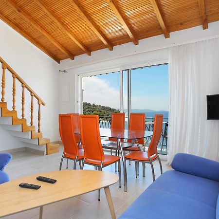 Apartments By The Sea Okrug Donji, Ciovo - 16657 Donji Okrug  部屋 写真