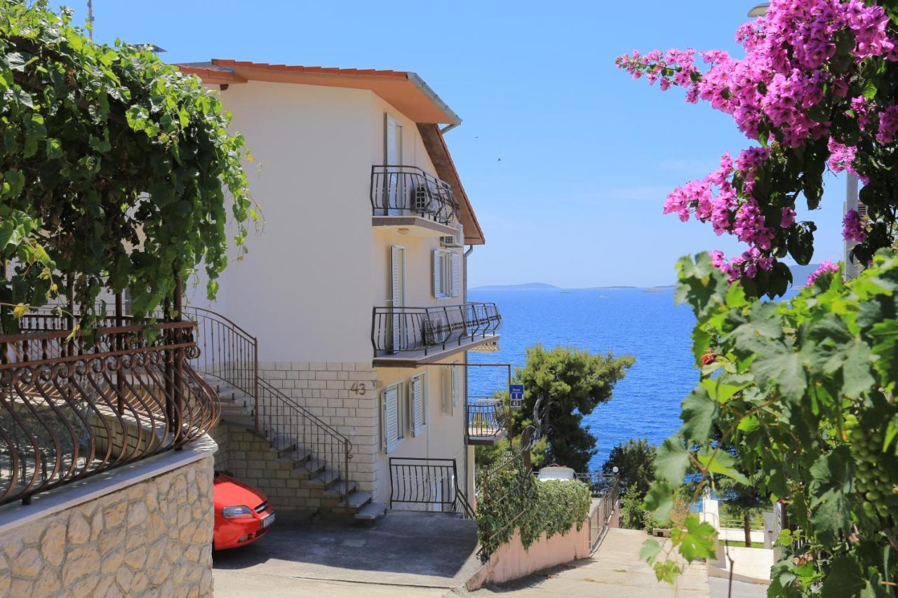 Apartments By The Sea Okrug Donji, Ciovo - 16657 Donji Okrug  エクステリア 写真
