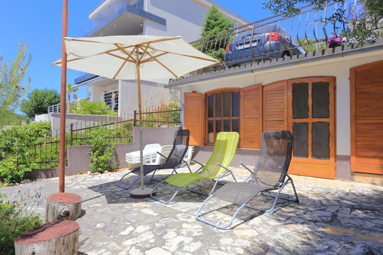 Apartments By The Sea Okrug Donji, Ciovo - 16657 Donji Okrug  エクステリア 写真