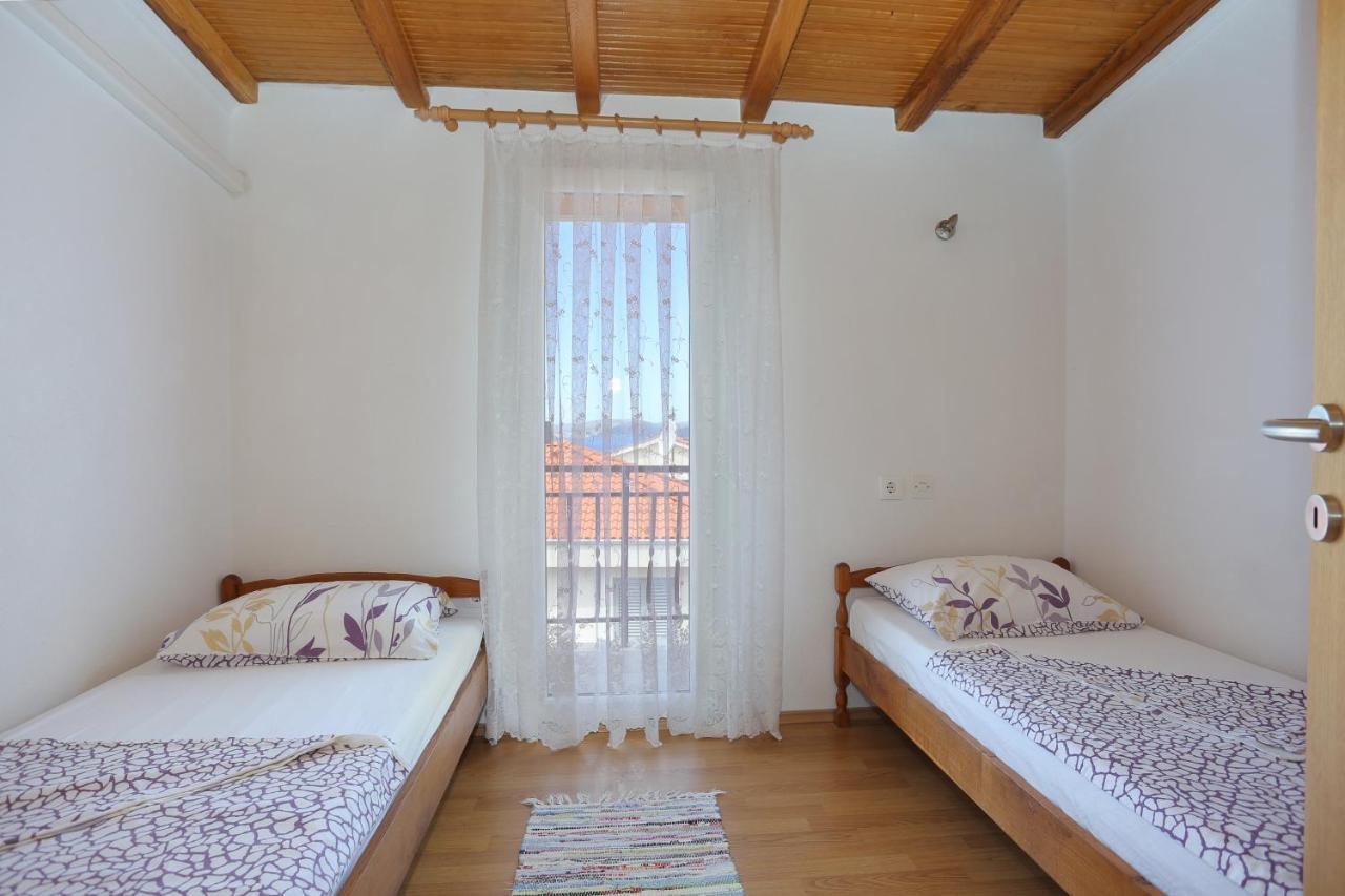 Apartments By The Sea Okrug Donji, Ciovo - 16657 Donji Okrug  エクステリア 写真