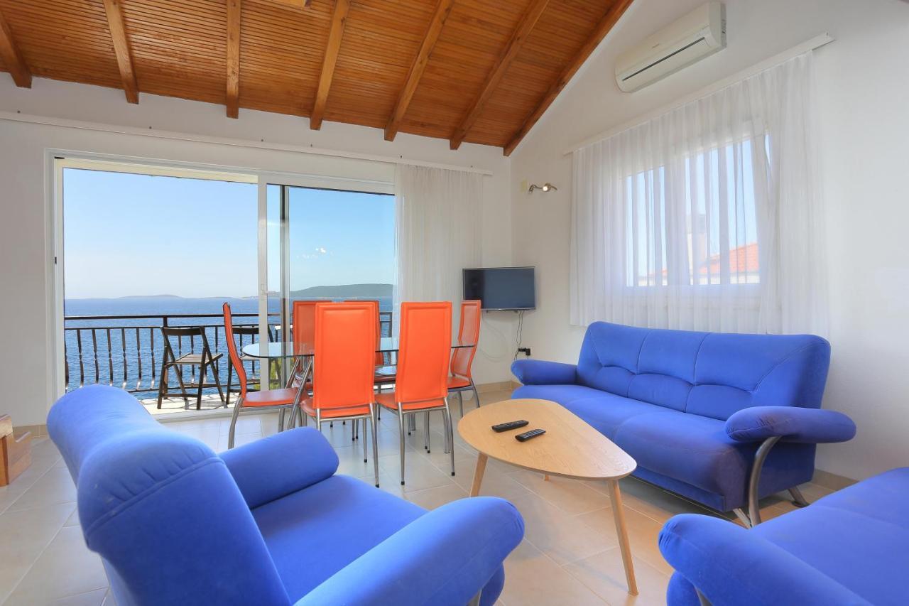 Apartments By The Sea Okrug Donji, Ciovo - 16657 Donji Okrug  エクステリア 写真