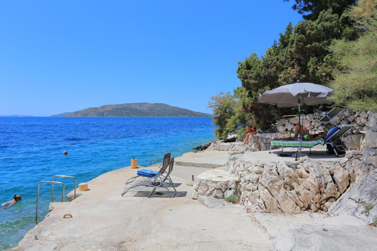 Apartments By The Sea Okrug Donji, Ciovo - 16657 Donji Okrug  エクステリア 写真