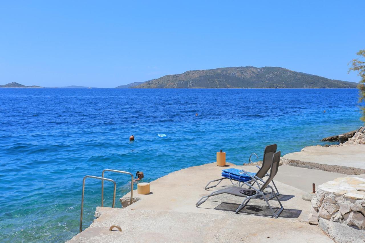 Apartments By The Sea Okrug Donji, Ciovo - 16657 Donji Okrug  エクステリア 写真