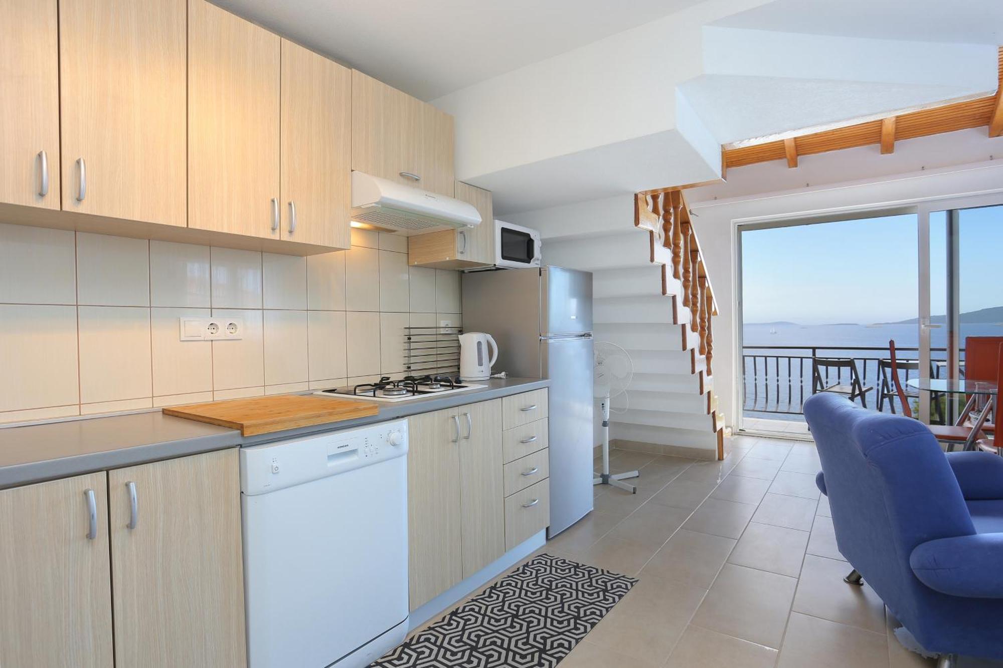 Apartments By The Sea Okrug Donji, Ciovo - 16657 Donji Okrug  部屋 写真