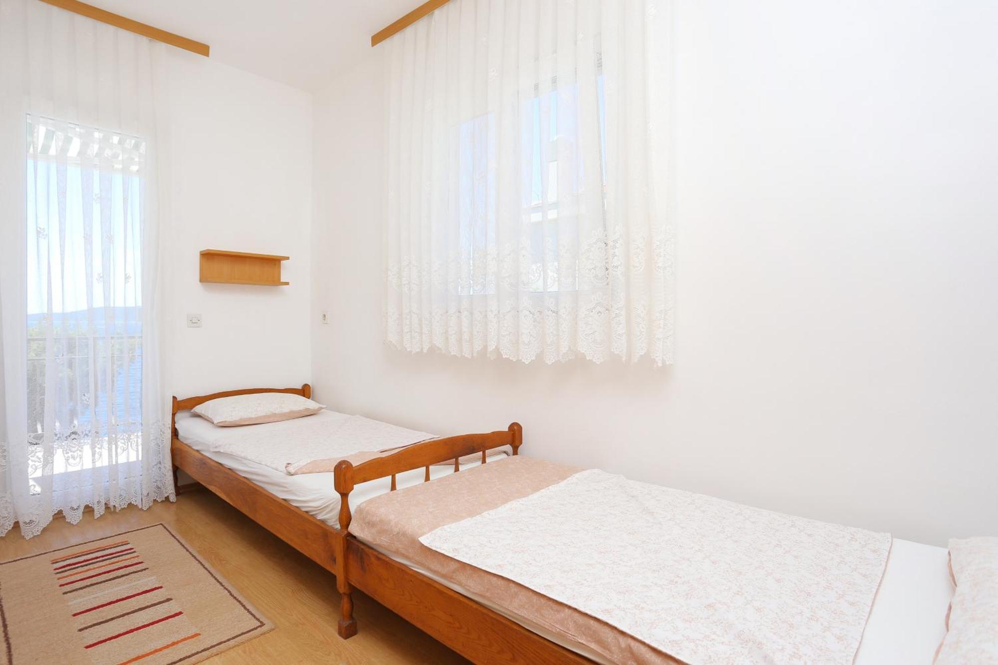 Apartments By The Sea Okrug Donji, Ciovo - 16657 Donji Okrug  部屋 写真